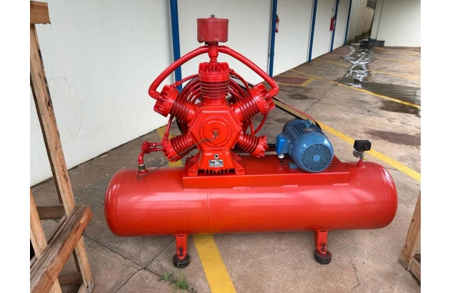 Compressor de ar pistão Wayne W 900 60 Pés 425L 15HP Trifásico 220/380V 